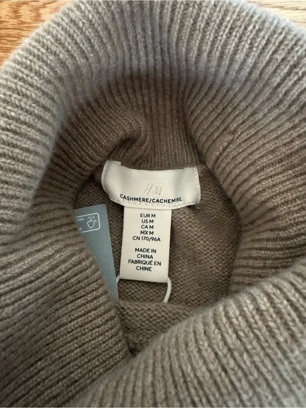H&M Classic Cashmere Turtleneck Short-Sleeve Sweater in Beige Soft Luxe NWT - Picture 8 of 11